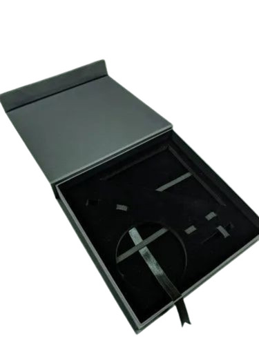 Black Color Paper Gift Box - Moisture Proof Eco Friendly Paper, Matte Finish, Rectangular Shape, Customized Size