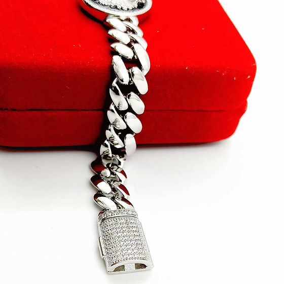 Mens Big Face Green Eye Stone Design Lion Pure Silver Curb Bracelet - Weight: 34 Grams (G)