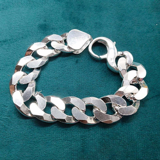 Mens Heavy Closed Sharp Curb Bracelet 141Gm - Color: Silver