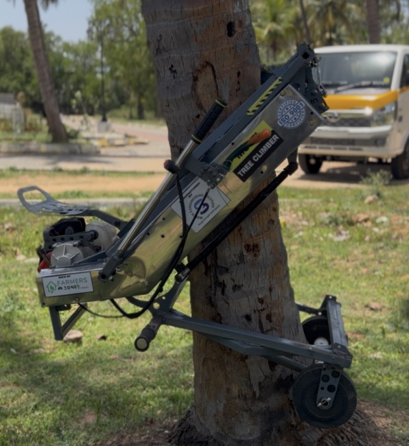 Coconut Tree Climber Motorized Heavy Duty - Capacity: 140 Kg