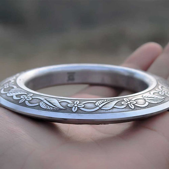 Heavy 200 gm Leaf Design Flower Pattern V-Solid Silver Kada for men