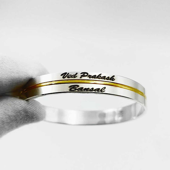 Double Sided Cursive Name Lazer Engraving Gold Rodium Silver Kada 50Gm - Gender: Women