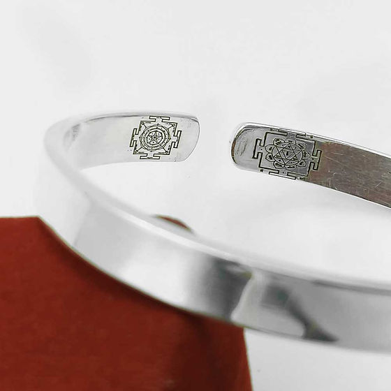 Mens Hinduism Yantra Engraving Inside Flat Pattern Pure Silver Kada 50Gm - Gender: Women