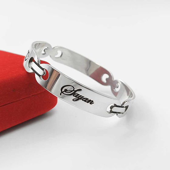 Mens Circle Cutting Plat Design Customise Name Style Silver Kada 50Gm - Jewelry Type: Bangles