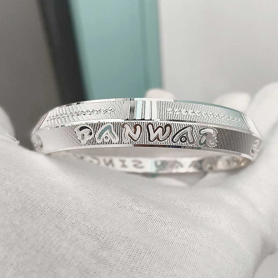 Mens Customise Dotted Design Fancy Silver V Shape Kada 30Gm - Gender: Women