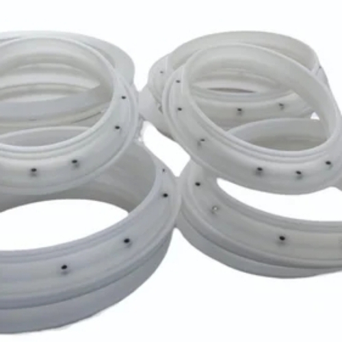 Isolator glove port