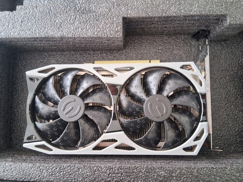 EVGA NVIDIA GeForce RTX 2060 6GB GDDR6 PCI Express 3.0 Graphics Card