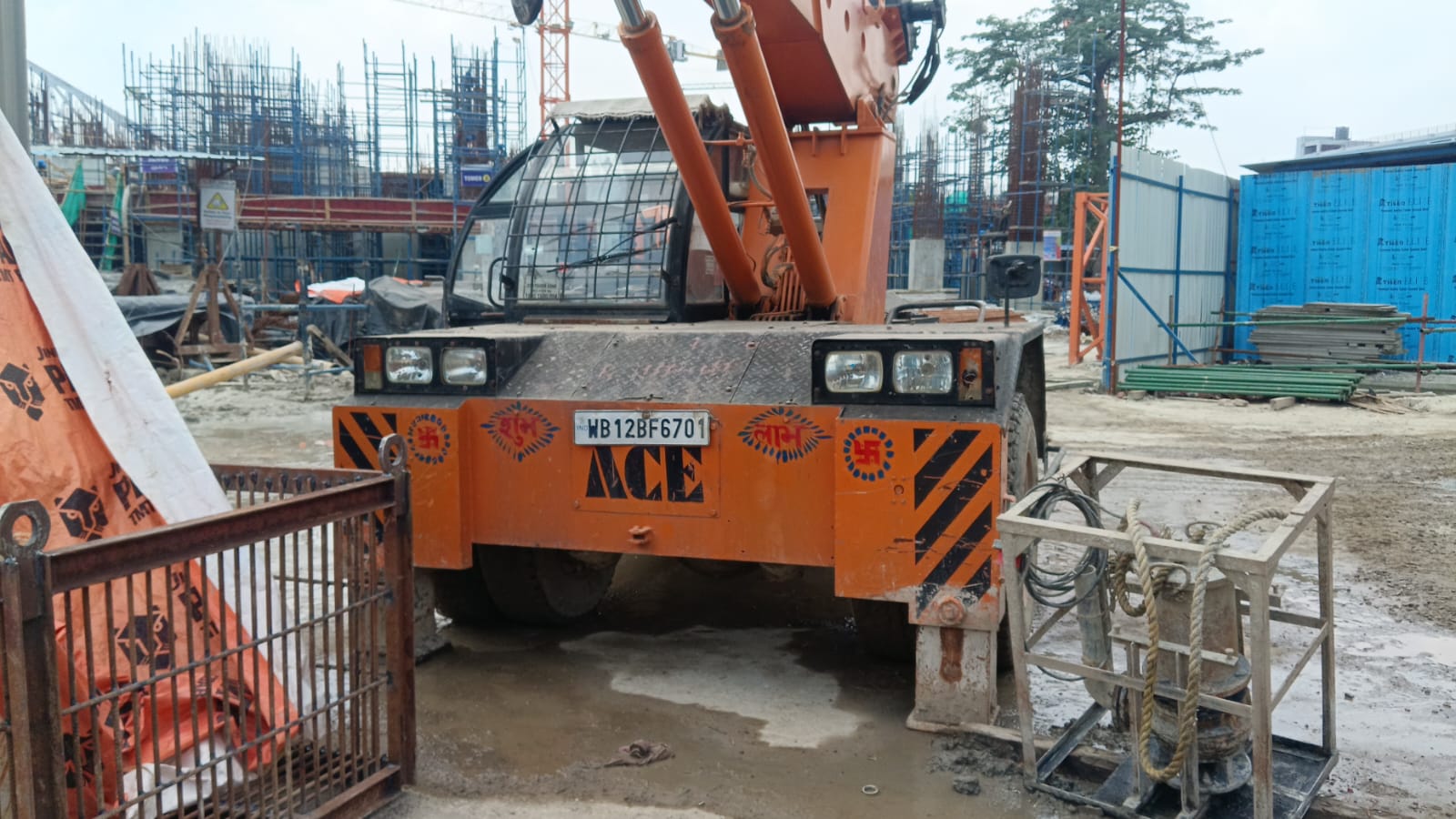 Ace F-150 Mobile Crane - Color: Orane