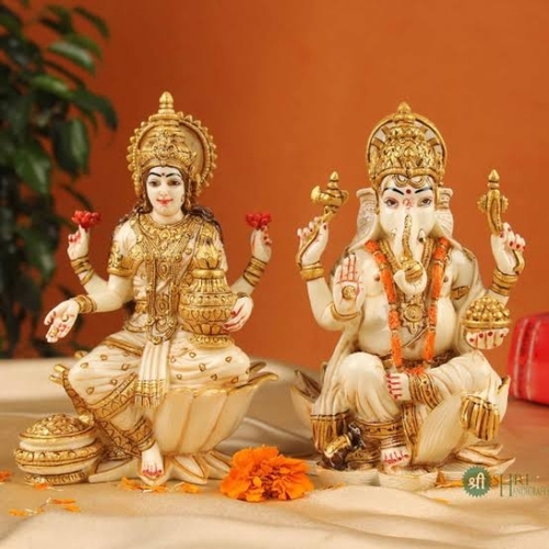 Lord Ganesha And Goddes Lakshmi Statue