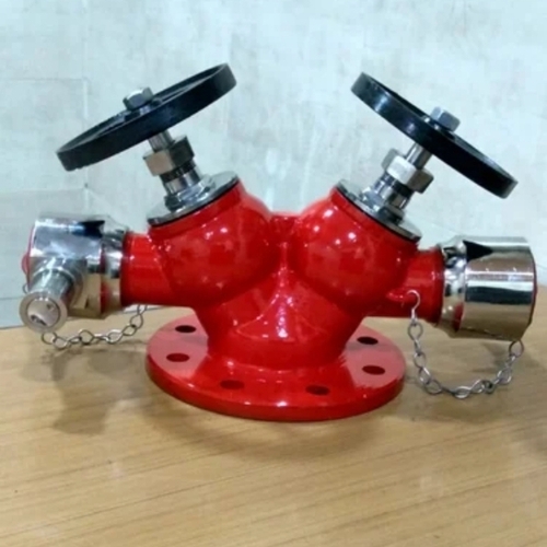 Double hydrant valve