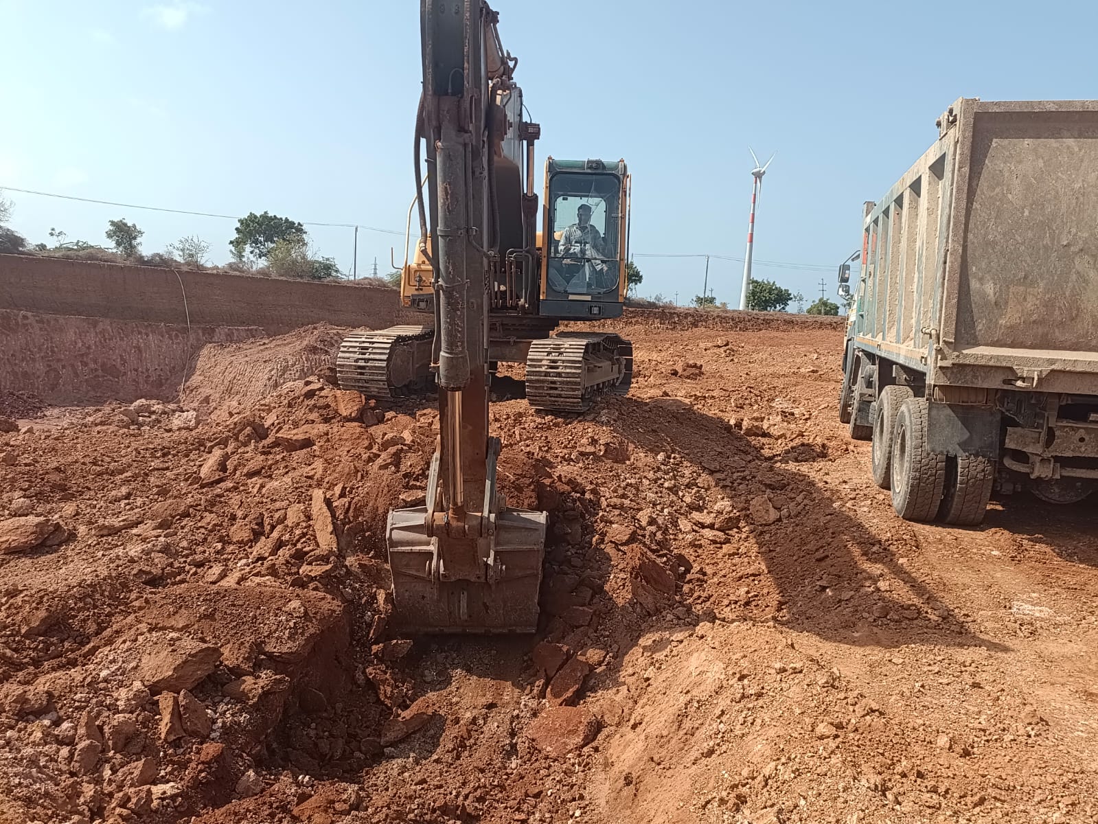 Raw Bauxite Aluminium 45% - Color: Red And White