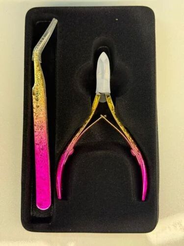 Cuticle Nail Cutter And Tweezer Set
