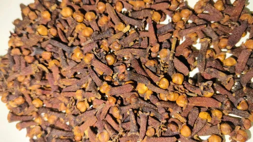 Dry Cloves Lalpari