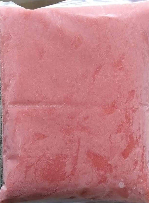 Frozen Red Guava Pulp - Color: Pink