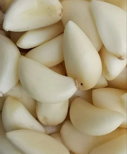 A Grade Organic Peeled Garlic Gloves