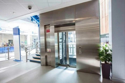 544 Kg Passenger Lift