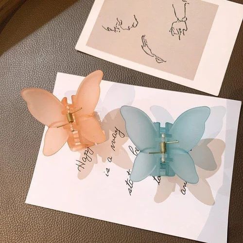 Stylist Butterfly Hair Clutcher