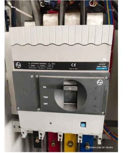 Lt Molded Case Circuit Breaker