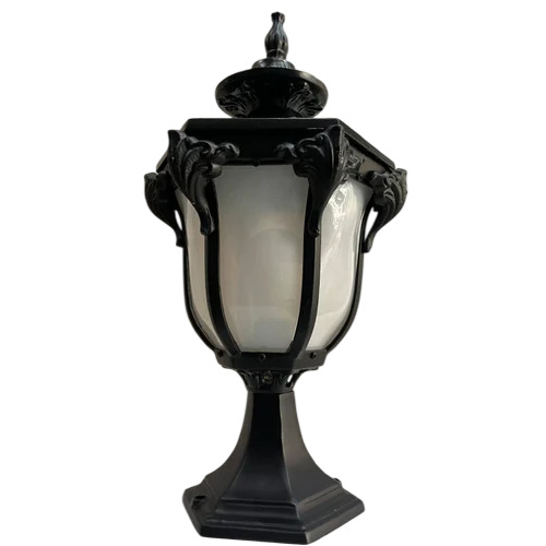 Outdoor Gate Lamp - Color: Black