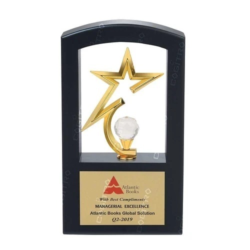 5260 A Wooden Trophy