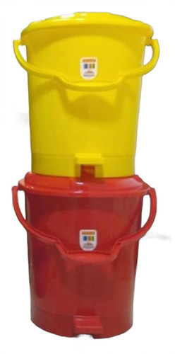 Plastic Pedal Dustbin 30 L - Application: Housekeeping