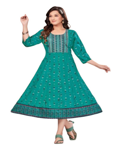 Ladies Rayon Stylist Green Kurti