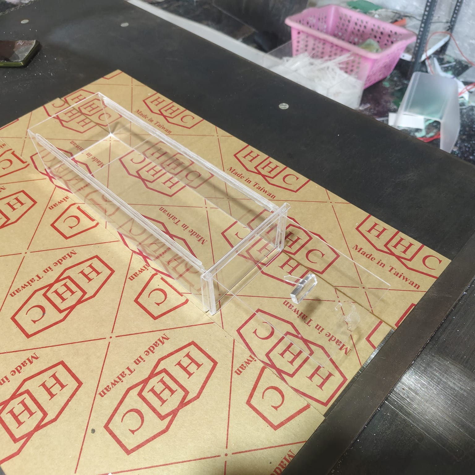 Acrylic Cake Box - Color: Transparent