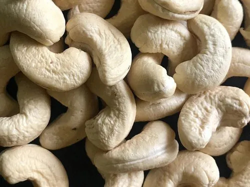 W240 Raw Cashew Nuts