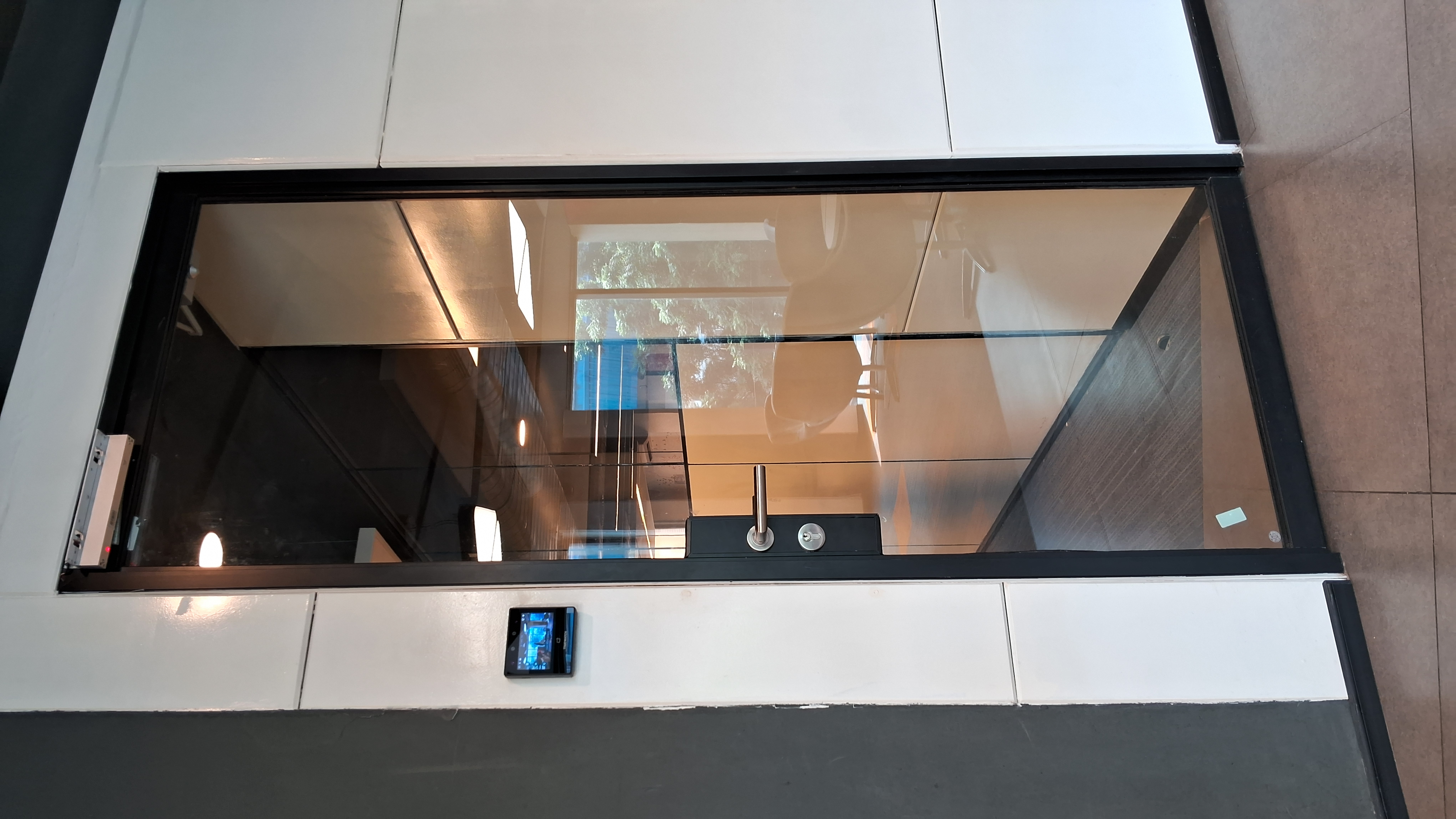 Gd03 Ultra Slim Grid Glass Door - Color: Silver / Anodized / Powder Coated