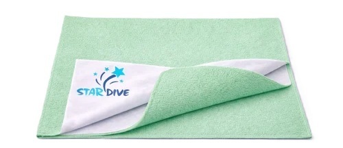Star Dive Light Green Fleece Baby Sheet Roll