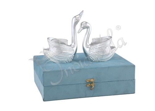 Silver Plated Aluminium Swan T-Light Candle Holder Set For Gifting