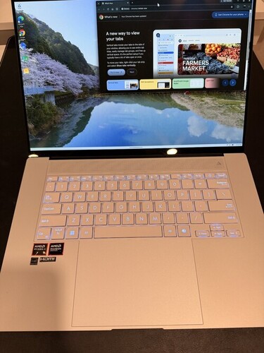 ASUS Zenbook S 16 16AcA A  3K OLED Touchscreen 120Hz AMD Ryzen AI 9 365 24GB 1TB SSD