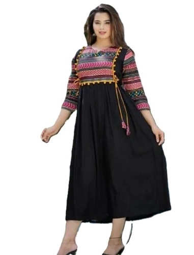 Ladies Black Rayon Printed Kurti