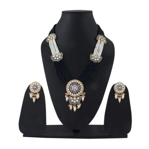 Ladies Necklace Set - Color: White