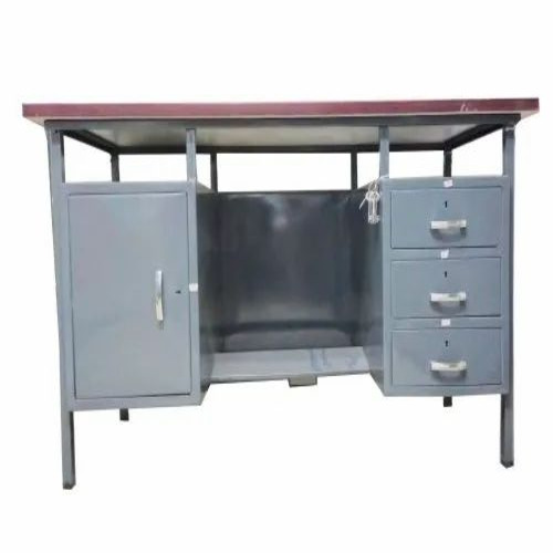 02 Wooden Top Office Table