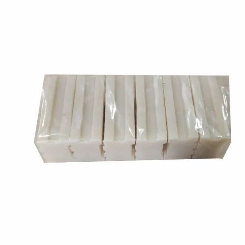 02 Fine White Detergent Soap