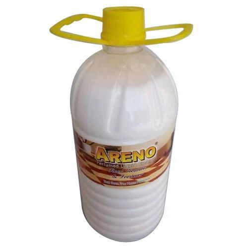 White Floor Cleaner - Feature: Removes Dirt