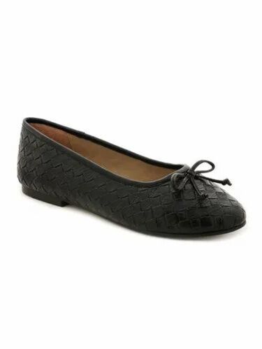 Ladies Weave Embossed Black Ballerina Shoes