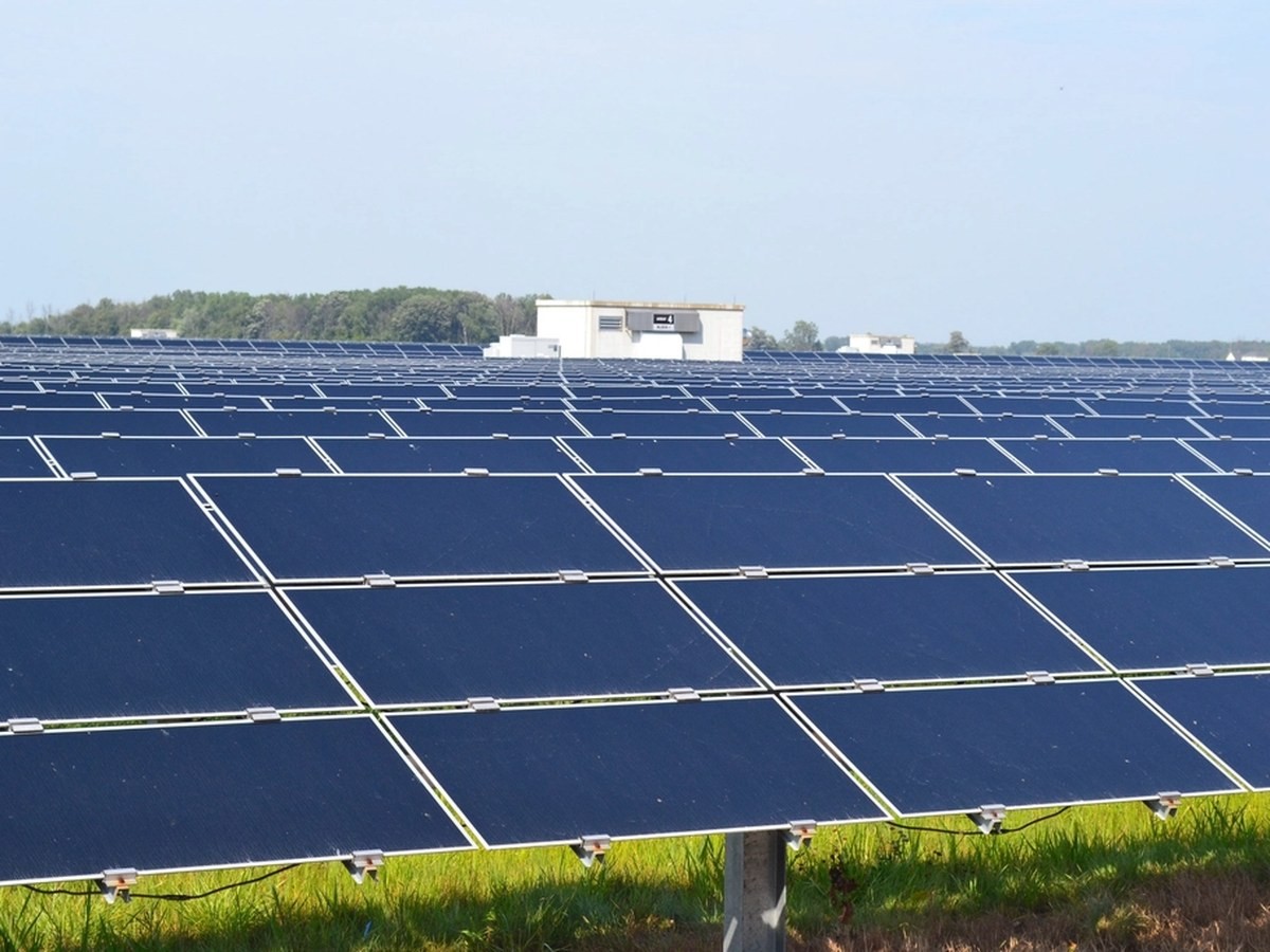 Group Captive Solar Power Supply - Color: Blue