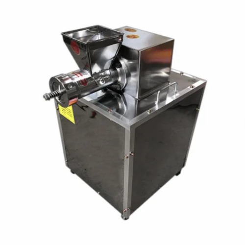 03 Pasta Making Machine