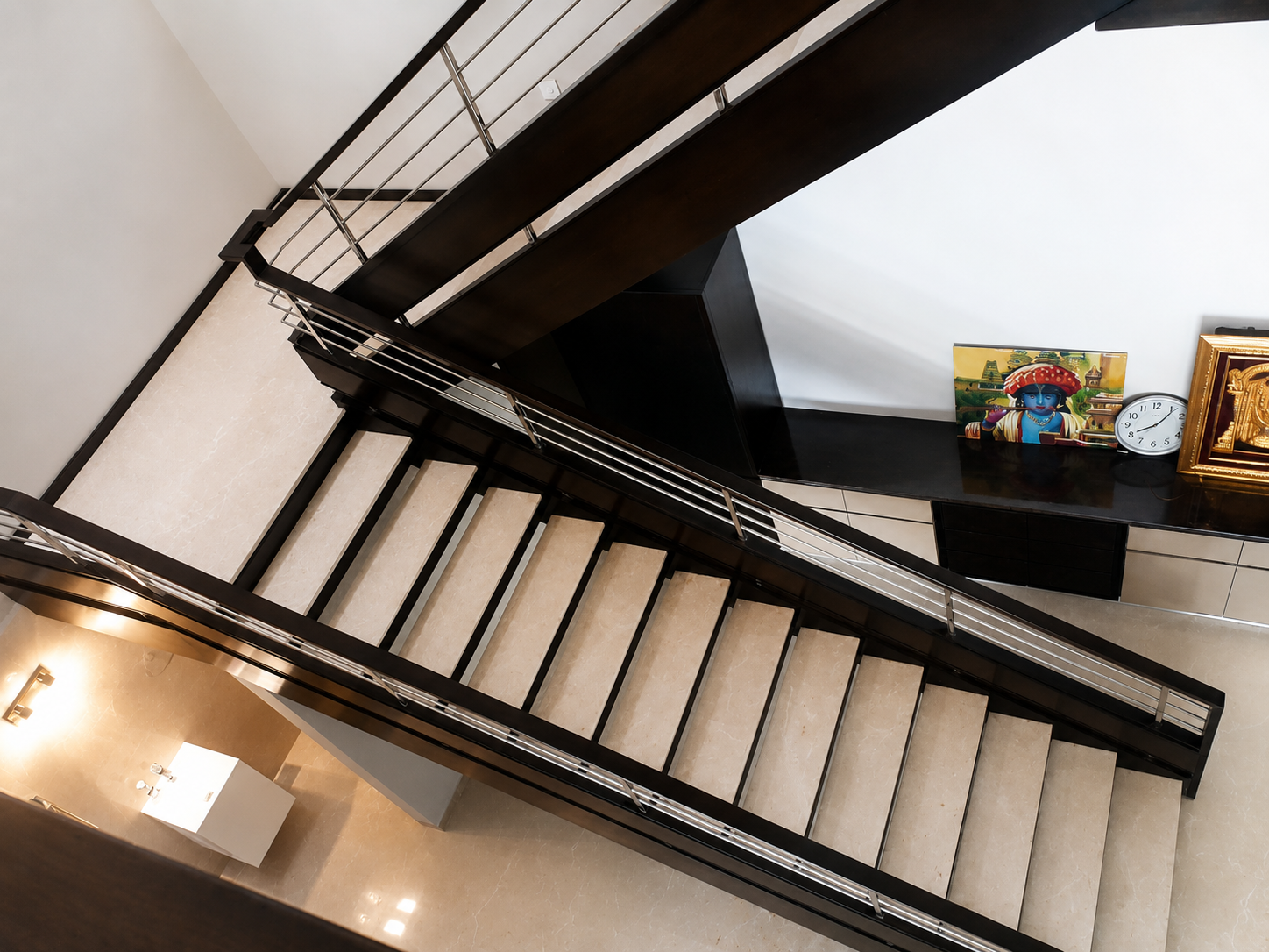 Customized Stainless Steel And Wooden Staircase - Finishing: Smooth