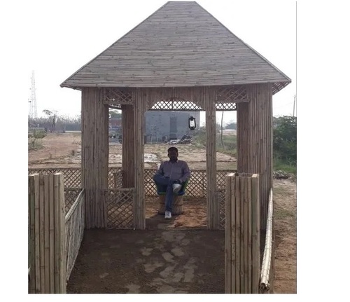 Outdoor Bamboo Hut - Color: Customized