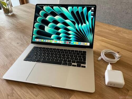 MacBook Air M2 15
