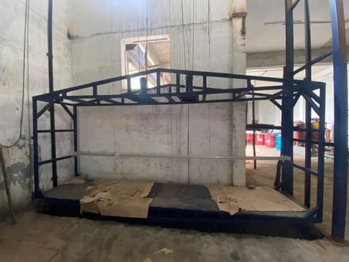 12m Material Handling Lift