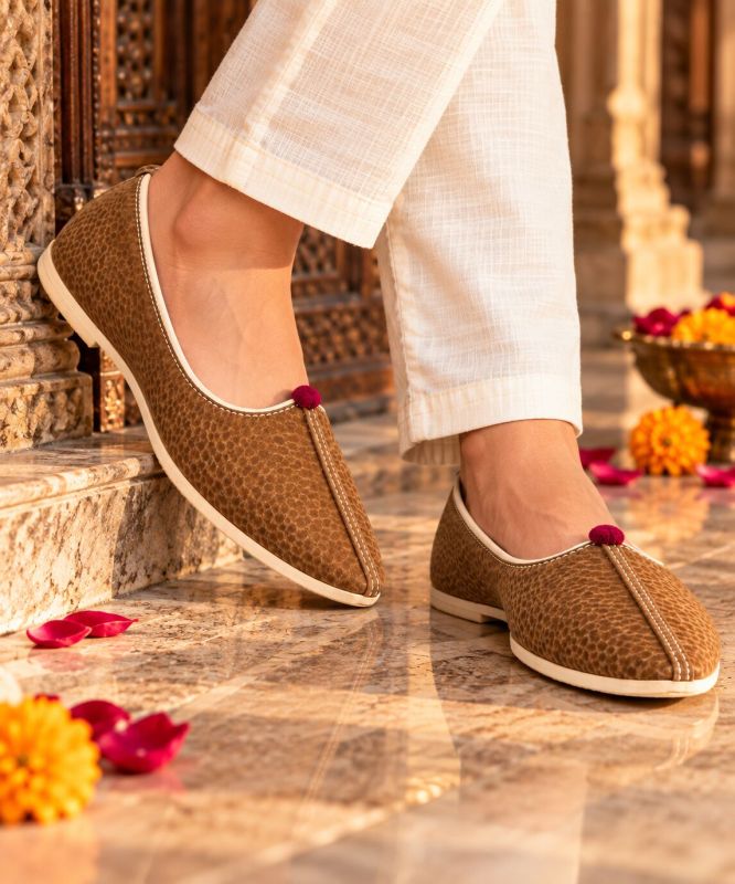 Mymarwar Chocolate Brown Textured Rajasthani Mojari
