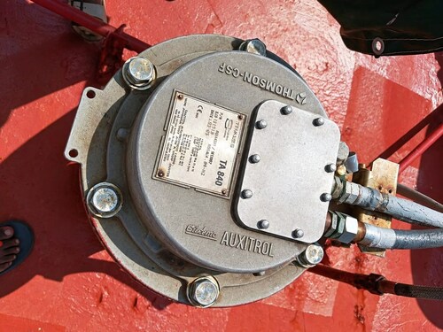 Auxitrol Thomson Csf Ta 840 Radar Tank Level Gauge Transmitter Marine - Mounting Type: Deck Flange Mount With Heavy-Duty Mounting Bolts And Stainless Steel Cable Gland Entries