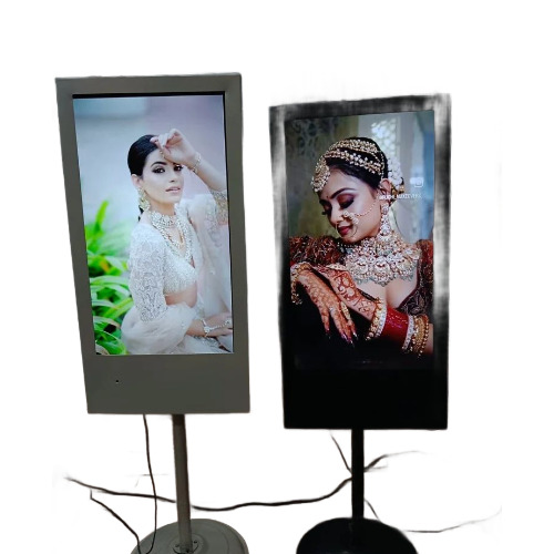 32 Inch Digital Standee