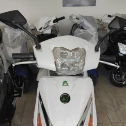 Double light E scooter