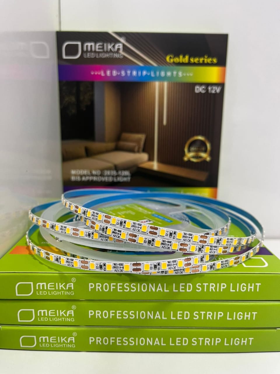 ROPE AND STRIP LIGHT