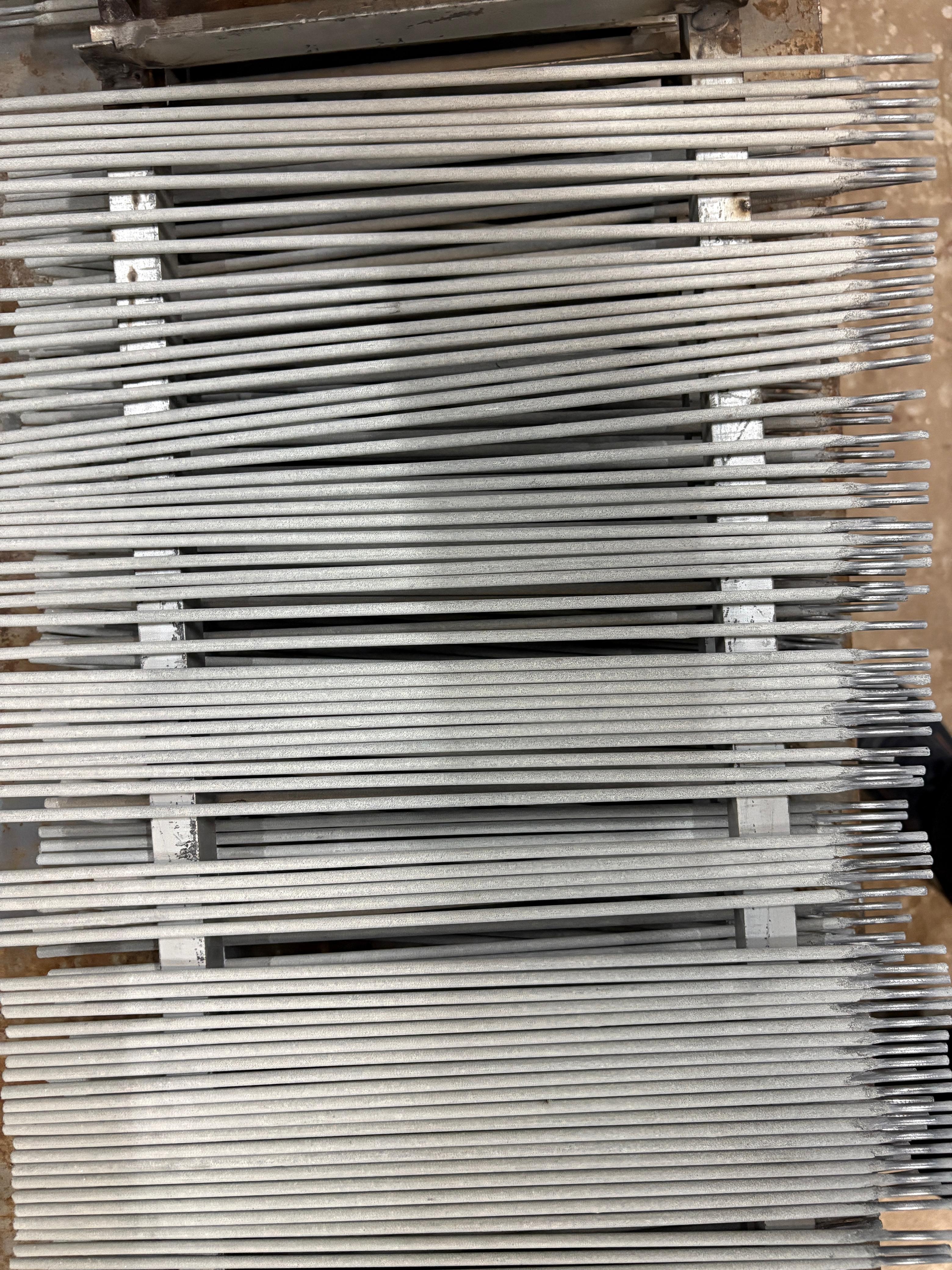 4 Mm X 450 Mm Welding Rod - Color: Gray